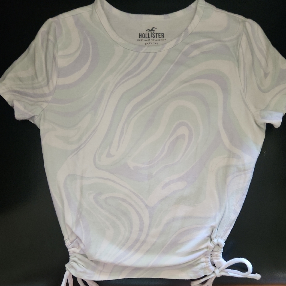 Hollister Women's Short Sleeve Swirl Tee